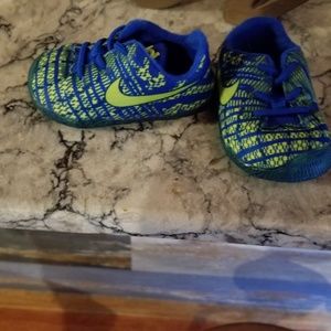 Nike tennis shoes
